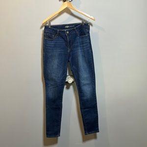 Old Navy- rockstar skinny jeans- far wash. EUC.